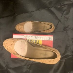 Vaneli cork pumps. Low heel.